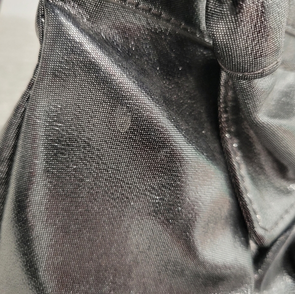 2/$18 Elle Grey Metallic Silver Crossbody Shoulder Bag Bow Detail GUC Small - Picture 13 of 15